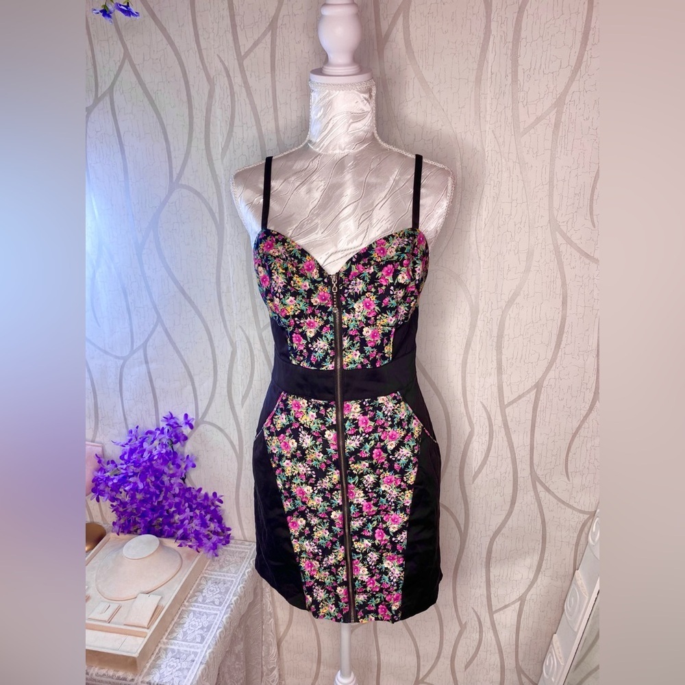 π· Guess π· Vintage Corset Style Floral Zipper Front Dress w/ Pockets - Picture 3 of 13